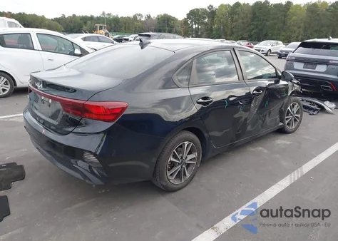 2023 Kia Forte Lxs z USA, uszkodzony, nr VIN 3KPF24AD8PE630752
